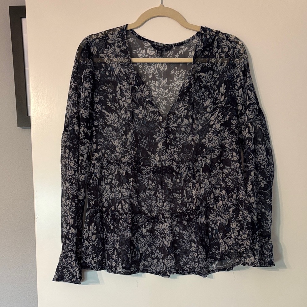 Lucky Brand boho Floral blue & White, long sleeve semi-sheer tunic size M